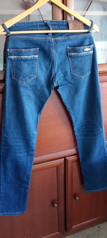 Women's Clothing: Burberry London ženske farmerke – tamno plavi denim - Kroj: uske — 2