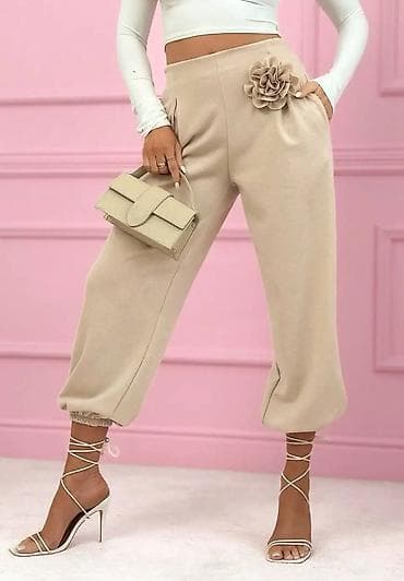 Wedding Clothes & Accessories: Ženske pantalone sa 3D cvetnim detaljem u struku - Model — 1