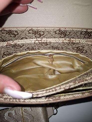 monina torba: GUESS torbica – monogram bež/karamel - Model: ručna torbica sa — 2