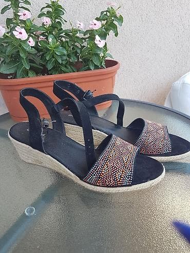 puma patika: Prelepe sandale, lagane, par puta obuvene, gaziste 27, 5 cm — 2