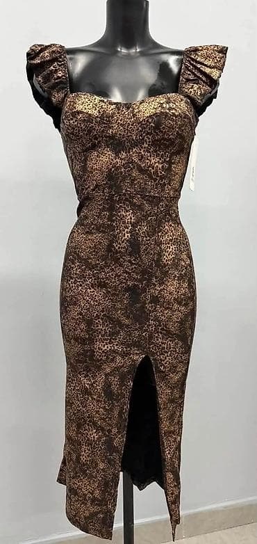 ecco borca: Fa, Elegantna midi haljina sa animal printom (leopard). Kroj prati — 1