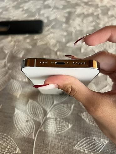 iphone xs 100€: Na prodaju iphone 13 pro 128gb Stanje 9/10 Na telefonu je stavljeno — 4