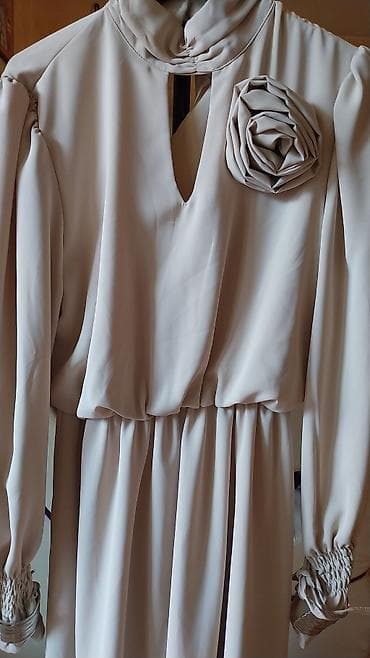 crvene svecane haljine: Elegantna haljina “Dolce Vita” – Made in Italy Haljina sa narukvicama — 2