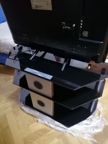 komplet spavace sobe: Polica staklena za TV neoštećena Oko 80 /40 /50 visina Staklo u boji — 17
