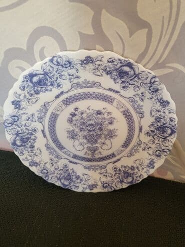 plasticne case za desert novi sad: Tanjiri od arkopala desertni francuski iz 80ih. Tanjiri perfekni bez — 7