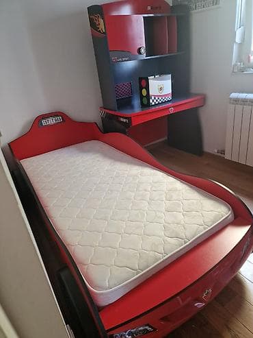 ugaoni stalak za cvece: Dečija soba – trkački set - Krevet u obliku sportskog automobila — 1