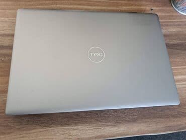 Intel Core i7, 32 GB OZU, 15.6 " — 6
