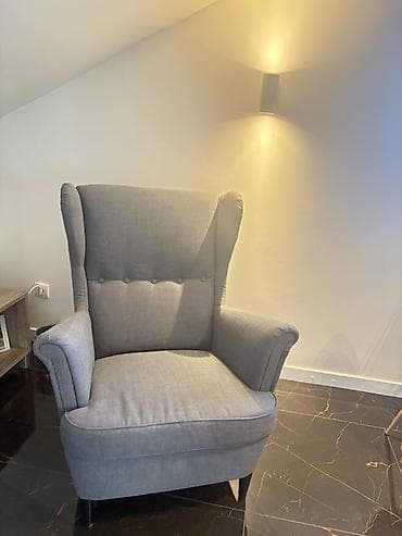 polovne fotelje beograd: Ikea fotelja sa tabureom – siva, klasični “wingback” dizajn - — 3
