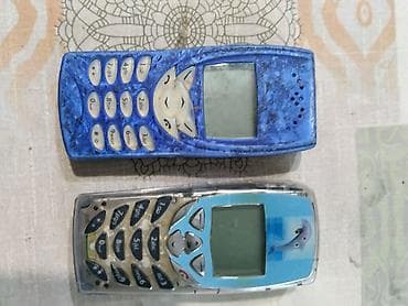 Nokia 8210 i Nokia 8310 mobilni telefoni Kolekcija starih mobilnih