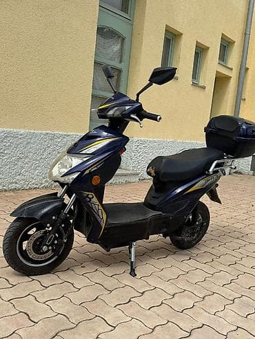 Motorcycles & Scooters: Skuter Lofty – gradski skuter 50cc klase - Boja: tamnoplava sa žutim — 2