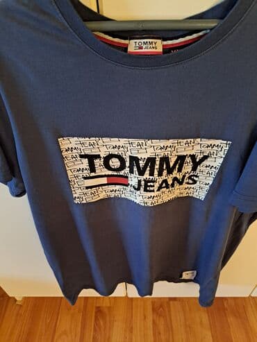 trenerka velc m: Tommy muska majca nosena. Ocuvana, bez ostecenja — 9