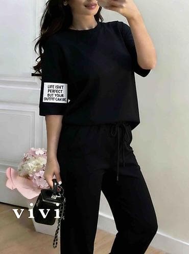 podsuknja bela: ✅ dvodelni komplet – majica i donji deo trenerke
✅S M L
✅2300 din — 2