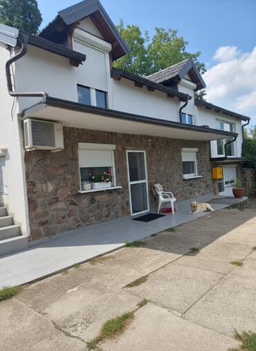 Tražim kuću za iznajmljivanje: 150 kv. m, 5 soba — 2