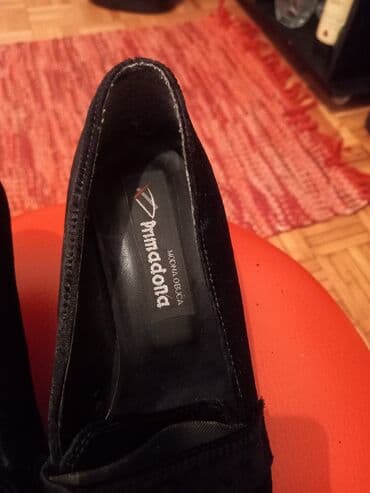 Pumps, 37