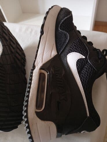 todor decija obuca: Nike Air Max patike – crno‑bele - Model: Nike Air Max (vidljiv Air — 5