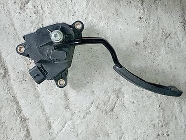 SENZOR PAPUCICE GASA ZA RENAULT MEGANE | Delovi ispravni i provereni