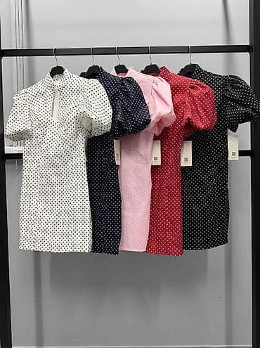 torbice preko grudi: Ženska mini haljina na tufne - Kroj: uska silueta koja prati liniju — 2