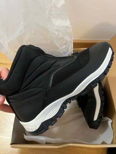 Women's Sneakers and athletic shoes: 40 — 1