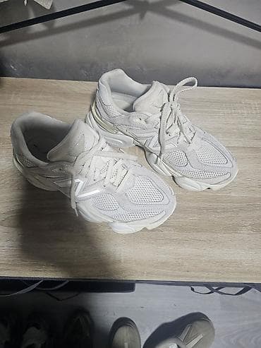 mokasine sa rebrastim djonom: New Balance 9060 “Sea Salt” patike - Model: U9060ERB - Veličina: EU — 1