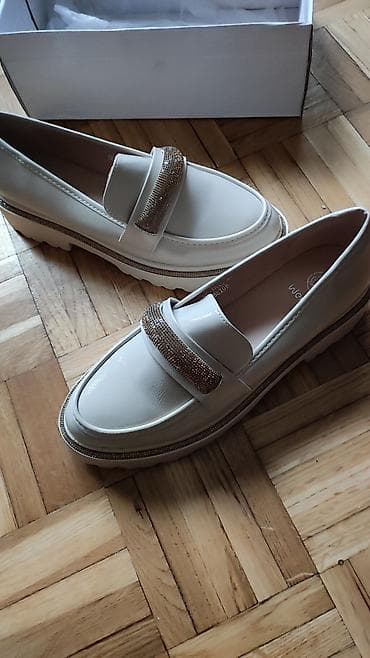 obuca ruma: Ženske mokasine – bež lak koža, chunky đon - Boja: bež/ekri sa — 1