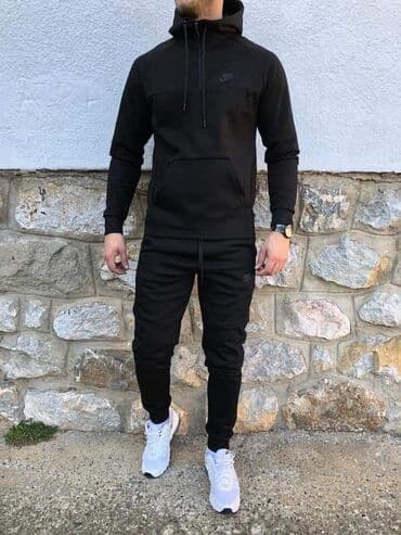 exit trenerke: TOP PONUDA Veličine S M L XL XXL Cena 4400 dinara Moguca zamena — 7