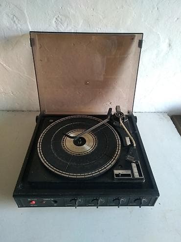 masazer za vrat cena: Gramofon TOSCA 15 ispravan potpuno ispravan i veoma dobro očuvan — 1