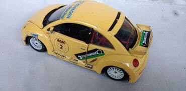scream 1 sa prevodom na srpski: Burago VW New beetle,malo izgreban,1 točak nije original — 3