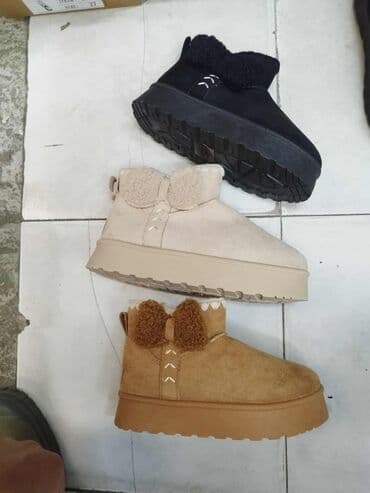 ugg cizme 35 broj: 25-36 ✅
3100 rsd +ptt 📌 — 1