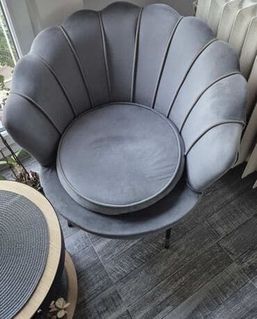 ikea kreveti za jednu osobu: Elegantna barselona fotelja u sivoj boji, školjkasti dizajn. - Oblik — 3