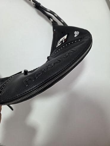 Sweatpants: Desigual crna kožna torba – odlično stanje Original Desigual torba od — 4