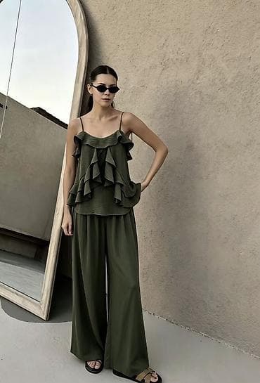 sako i pantalone komplet: Zenski komplet – top na bretele sa volanima + široke pantalone 2900 — 3