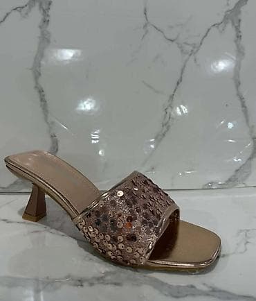 Mokasine: Klompa sandale
36-41
2800 din 💥
OR💥 — 7