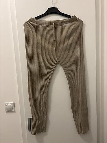 sako l: Rebrasti komplet – majica i pantalone, bež/peščane boje. - Materijal — 3