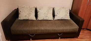 stilska sofa: Тросед са жичаним језгром, на развлачење. Дужина троседа са страницама — 9