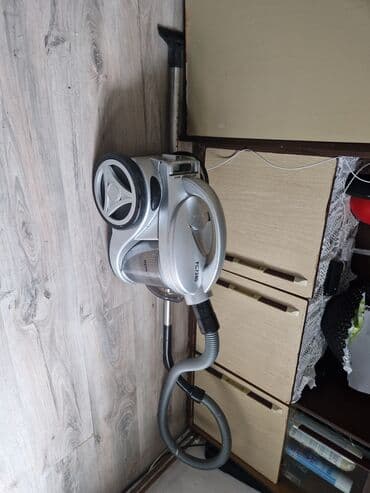 braun epilator 9: Classic Vacuum Cleaners — 1