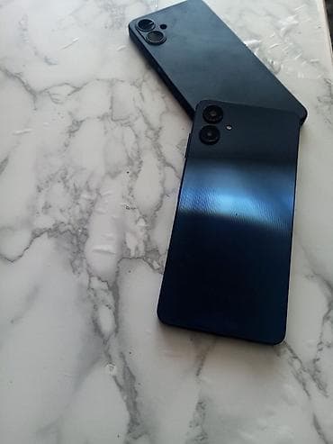 auto kamera 3 u 1: Smartfon sa 6+ inča ekranom (sa urezom za prednju kameru) i dvostrukom — 3