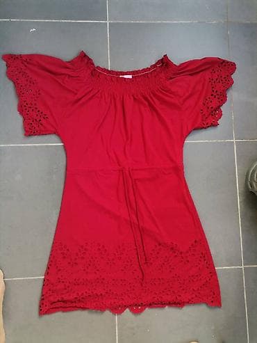 Prelepa karmin boje BPC haljinica ili tunika. U dobrom stanju. Realna