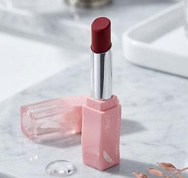 Beauty & Care: Ruž za usne – crvena nijansa - Elegantno pakovanje u svetloružičastoj — 1