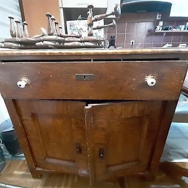 Stolice: Drveni kuhinjski kredenc/komoda sa fiokom i dvokrilnim ormarićem. - — 4