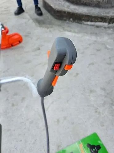 forma ideale ormari sa ogledalom: Motorna kosačica/trimerska kosa – benzinski brushcutter Opis: - — 2