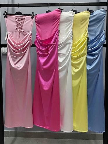 stradivarius haljine: Elegantna duga svečana haljina bez bretela
3400 din
S M L — 3