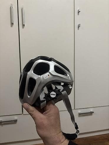 Sport i razonoda: Kacige za biciklo vel obim 52-57 cm su u odlicnom stanju sa sitnim — 10