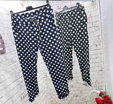 crne letnje pantalone: A K C I J A.
Donji deo
1600din — 2