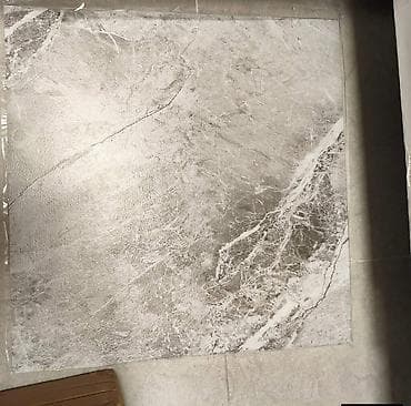 Kućni dekor: Podne obloge gumirane samolepljive. Cena po komadu 400 din. 60x60cm — 9