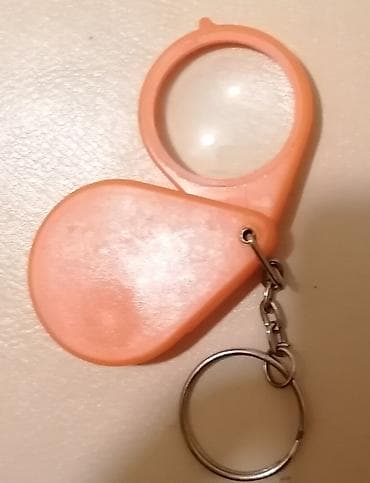 Glasses: Lupa privezak — 2