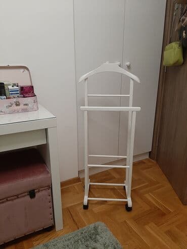 ikea vitrine i komode: Toaletni stocic iz Ikee. Bukvalno nov. Prodaje se zbog selidbe — 5