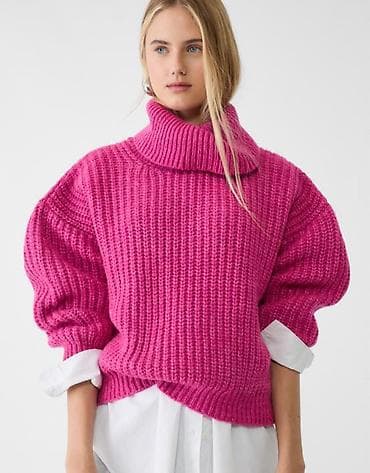 tasnice mona: Ženski džemper sa rol kragnom – fuksija roze - Model: oversize kroj — 1