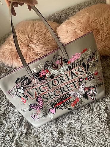 Victoria’s Secret kozna torba original kupljena u Americi 3000 din na lalafo.rs Victoria’s Secret kozna torba original kupljena u Americi 3000 din
