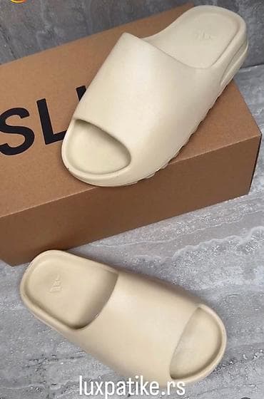 Yezzy Papuce-Idu u kutiju Imam 4 boje Krem Braon Crna Siva 36-45 2900 na lalafo.rs Yezzy Papuce-Idu u kutiju Imam 4 boje Krem Braon Crna Siva 36-45 2900
