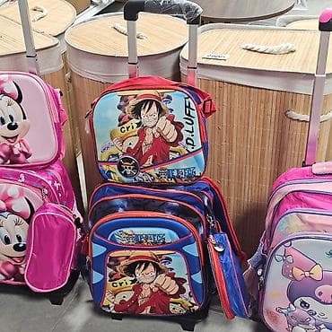 deciji dresovi: Skolski ranac 3u1
3600 din — 2